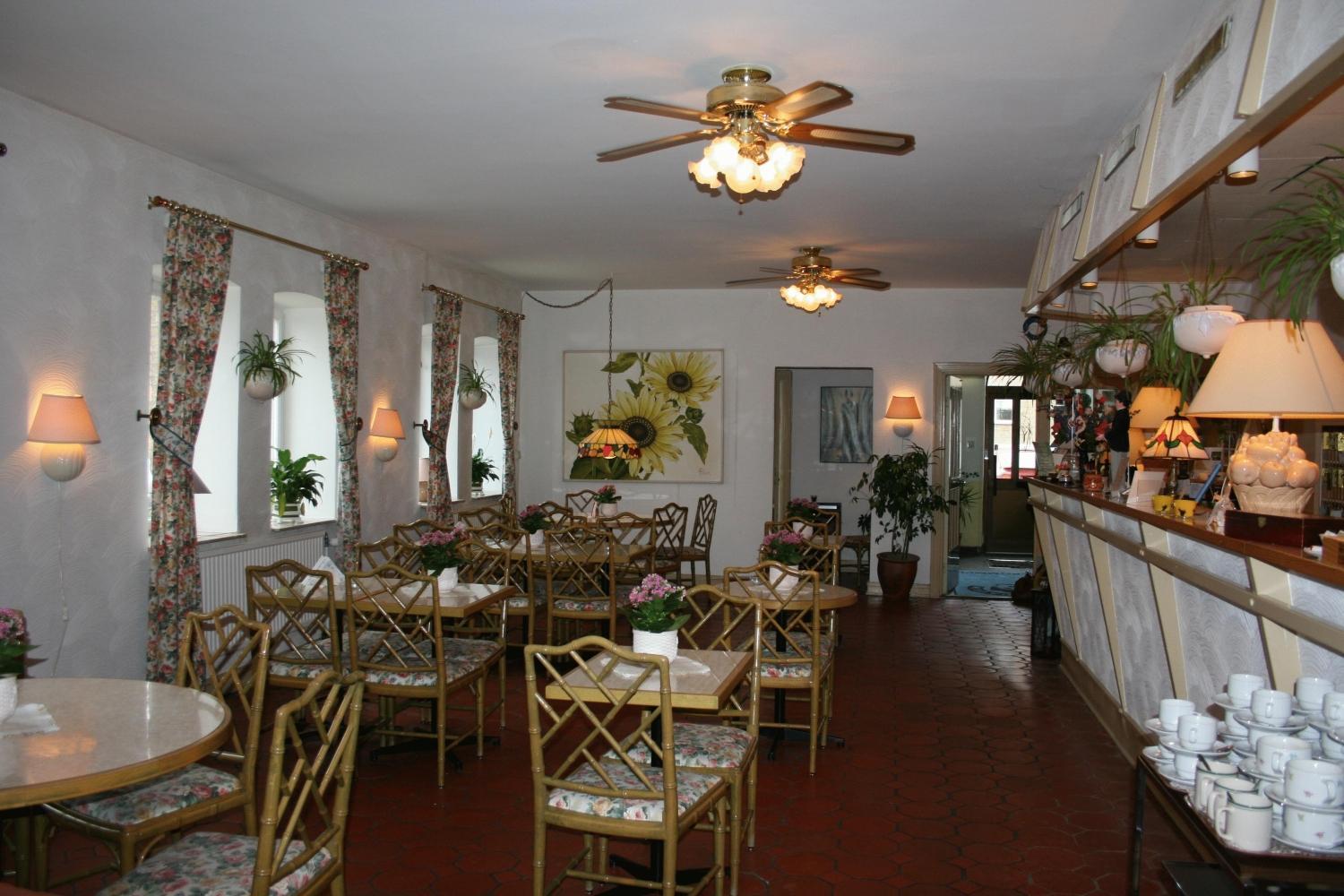 Hotel Chaplin แลนด์สครูนา ภายนอก รูปภาพ